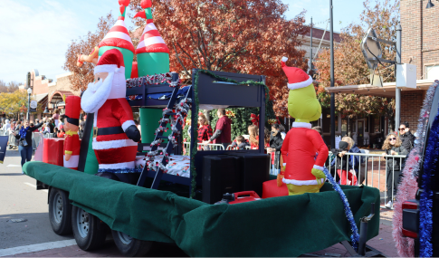 decorate christmas parade float
